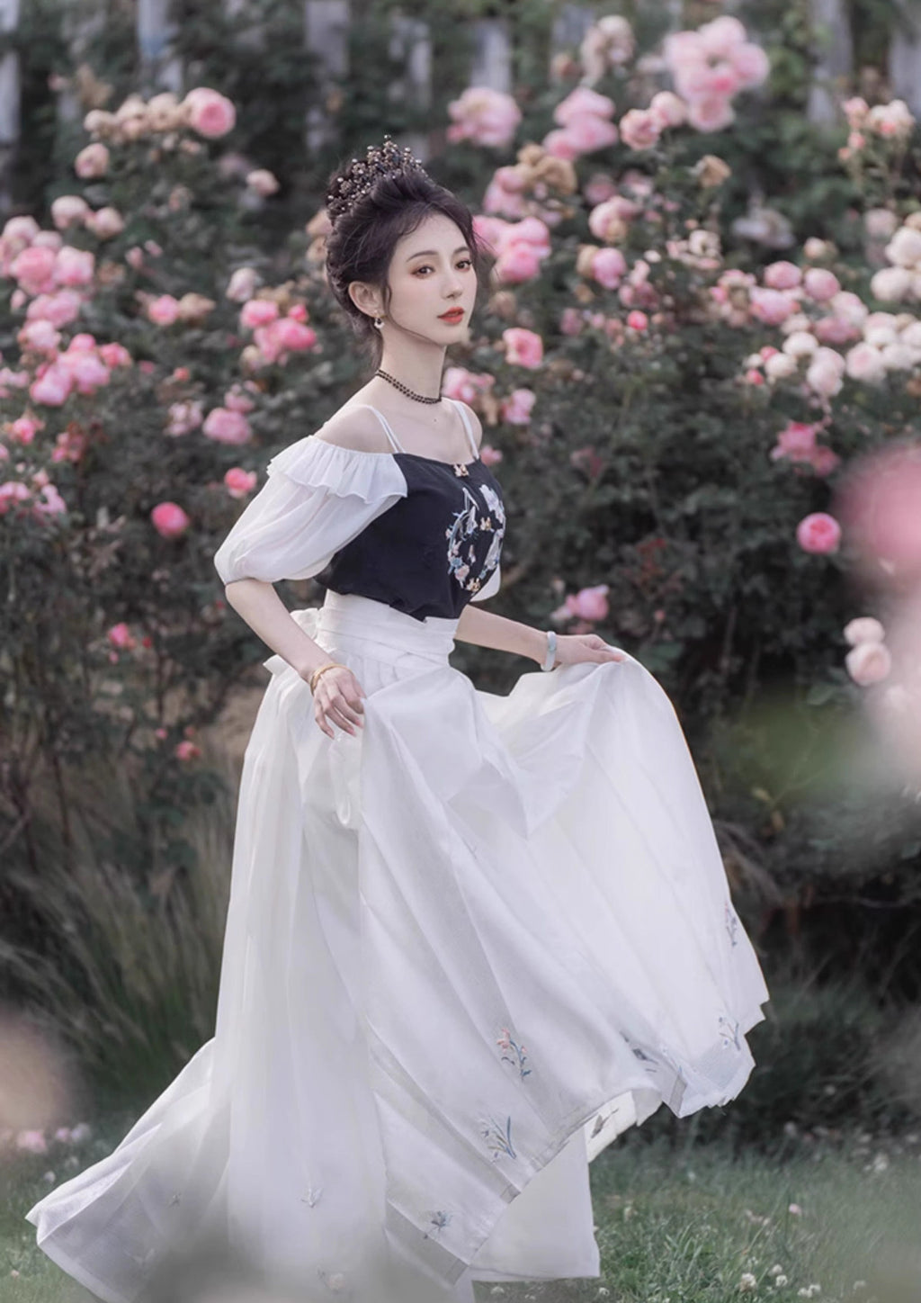 modern puff sleeve dress Garden Rabbit | Modern Puff Sleeves Dress (花间兔) White / S / Top + Skirt