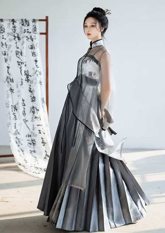 Pine Ink | Modern 3-Pieces Ma Mian Set (松烟入墨) – NewMoonDance