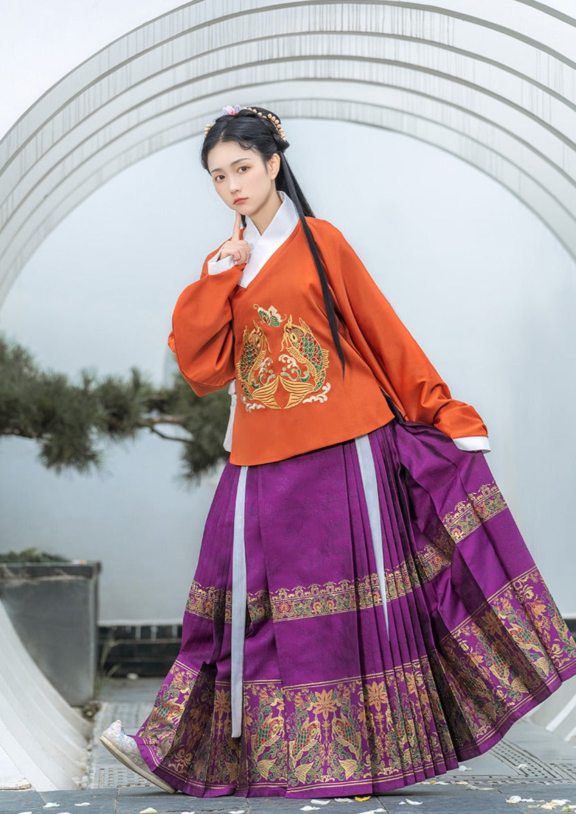 Golden Adoration | Ming Ma Mian Skirt (金妆花) – NewMoonDance