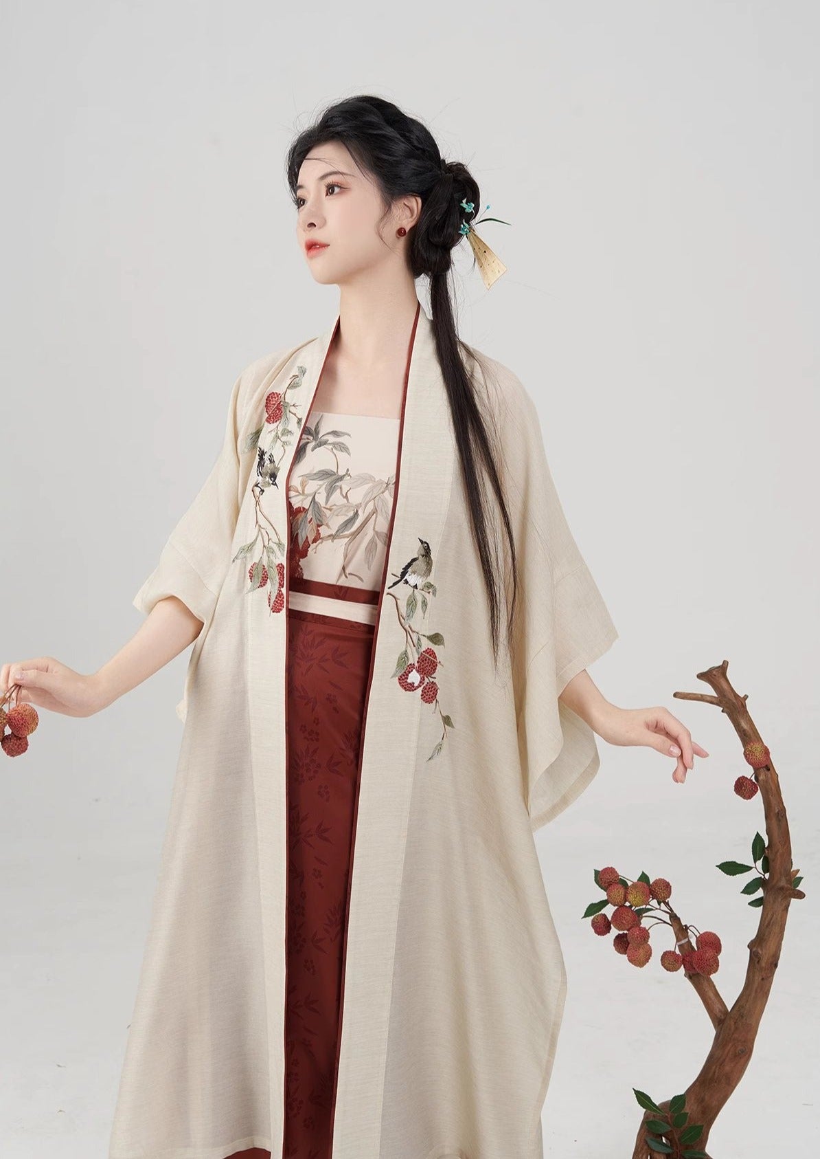 Lychee Magpie | Modern 3-Piece Set (荔香晚鹊)