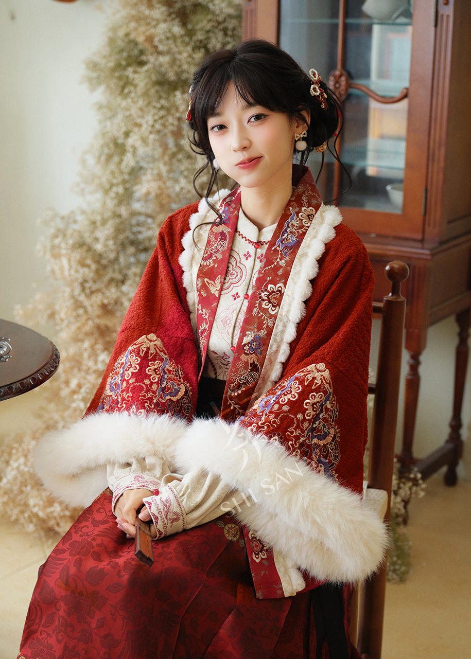Dancing Flame | 3-Piece 2026 New Year Hanfu (驰焰)