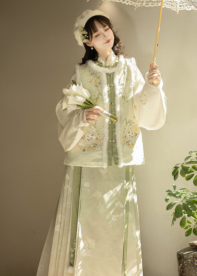 Courtyard Lilies | 3-Piece Hanfu (庭前百合)