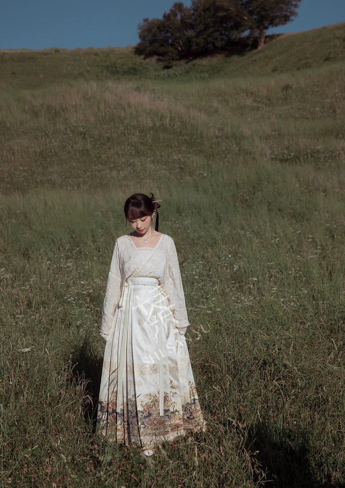 White Porcelain | 3-Pieces Modern Ma Mian Skirt Set (素瓷)