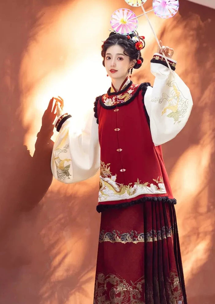 Gold Dragon | 3-Pieces New Year Ming Hanfu (金龙献瑞)