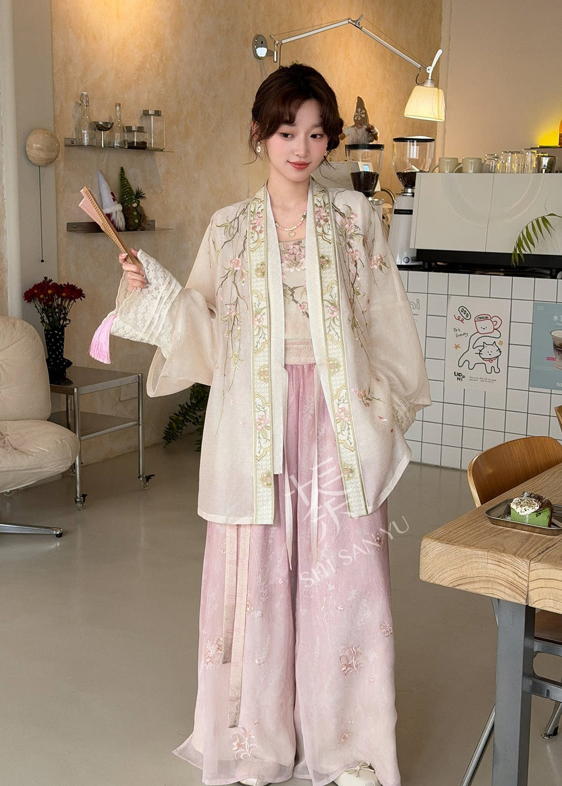 Apricot Blossom | 4-Piece Embroidered Hanfu (杏花约)