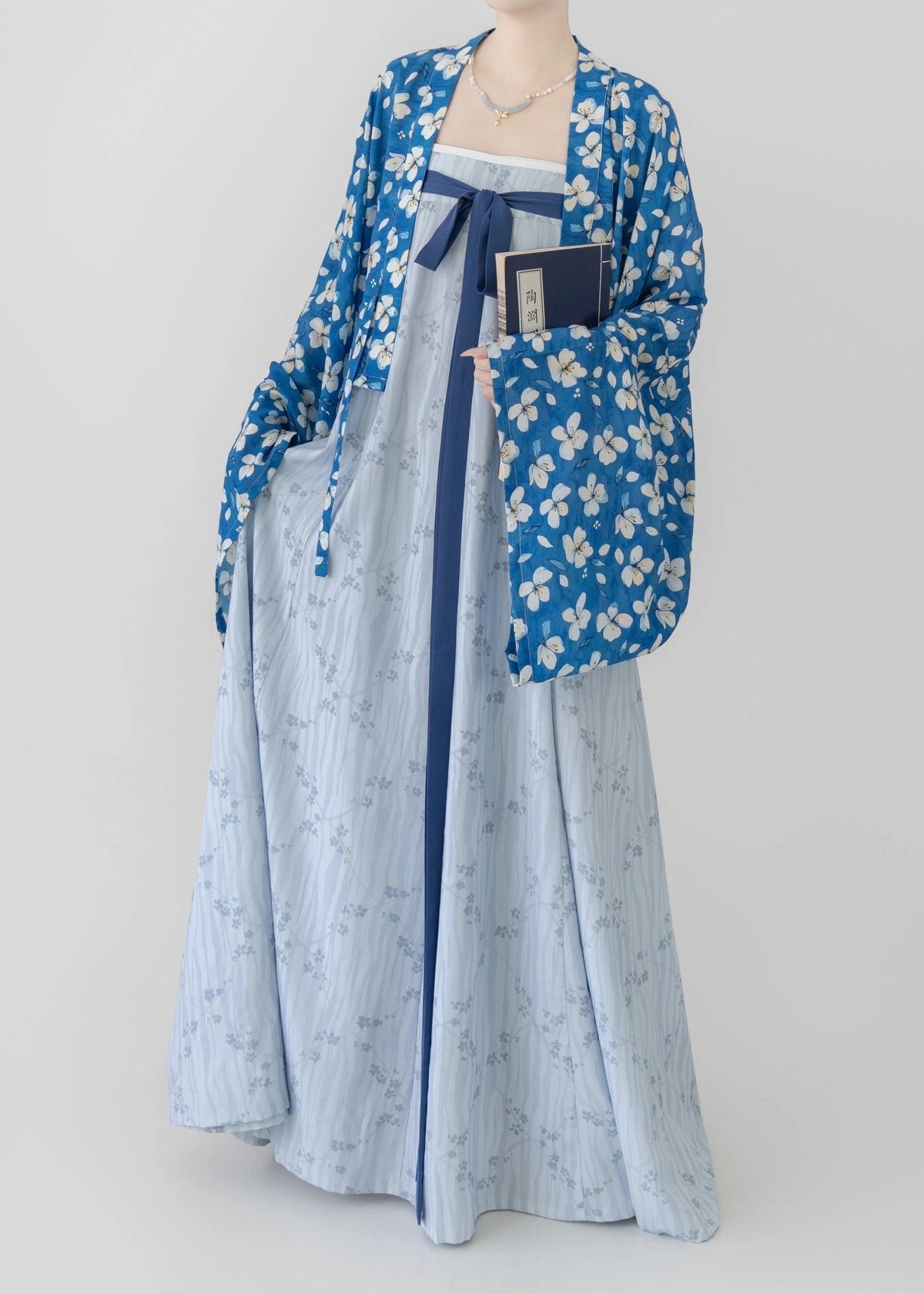 Pear Snow | 2-Piece Plus Hanfu (梨雪)