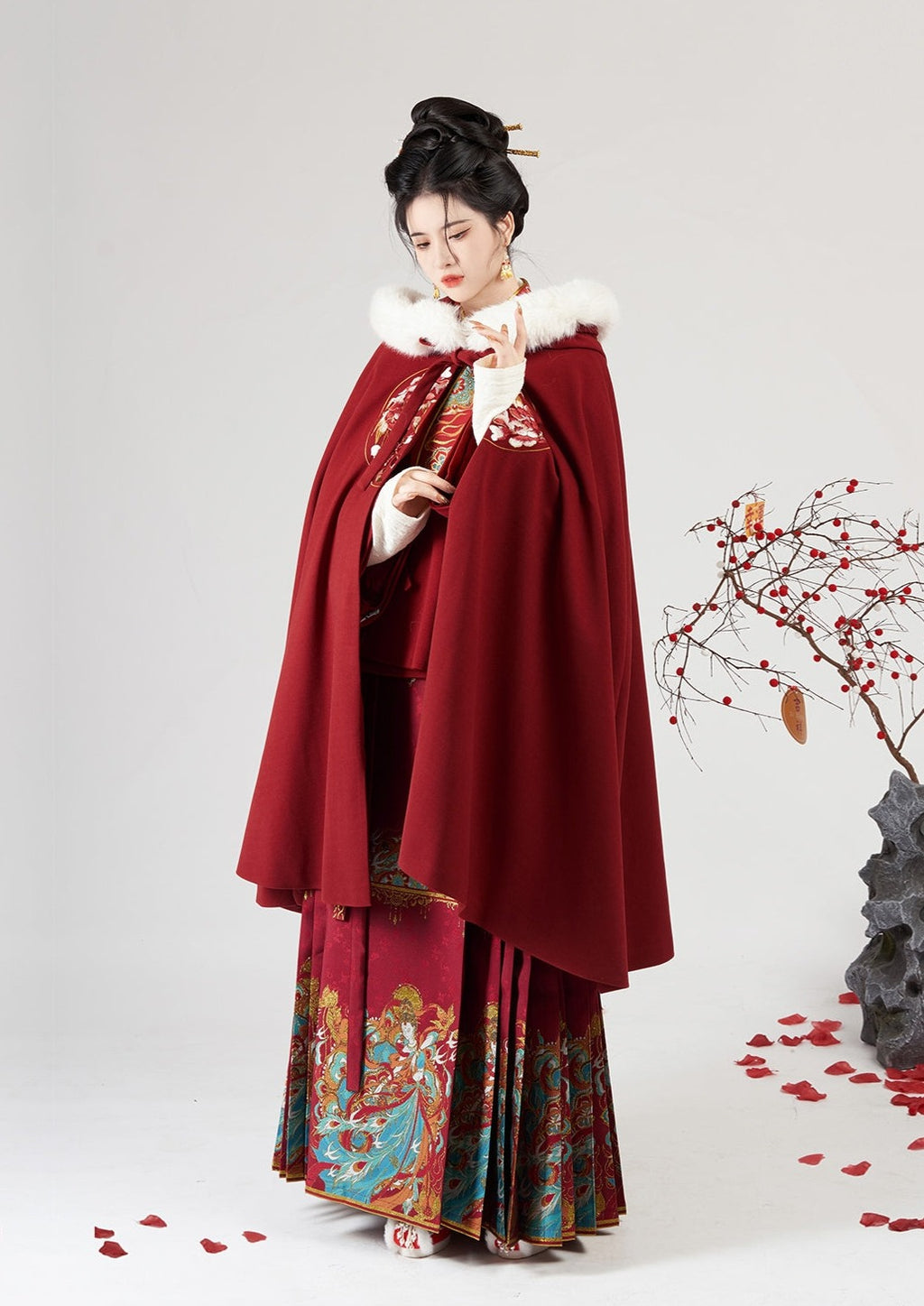 Fire Lantern | Winter Ma Mian Skirt Set (火璃)