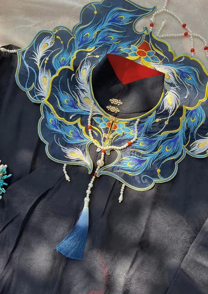 Peacock | Embroidered Cloud Collar