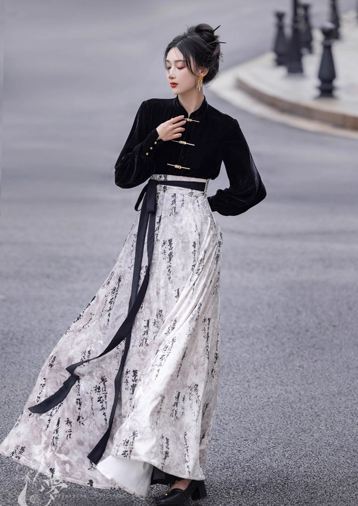 Ink | Modern 2-Pieces Velvet Set (墨染)