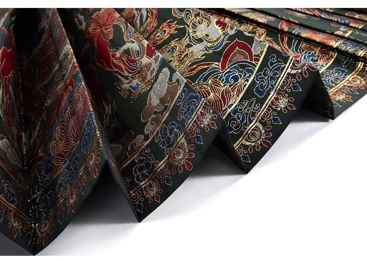 Phoenix | Modern Ma Mian Skirt (凤染)