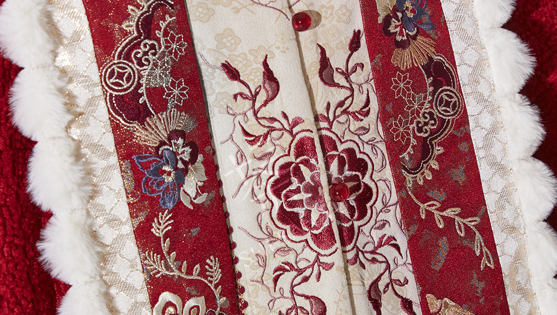 Dancing Flame | 3-Piece 2026 New Year Hanfu (驰焰)