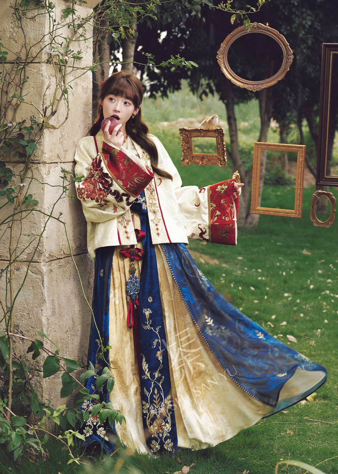 Snow White | 4-Piece 2026 New Year Hanfu (红苹果之宴)
