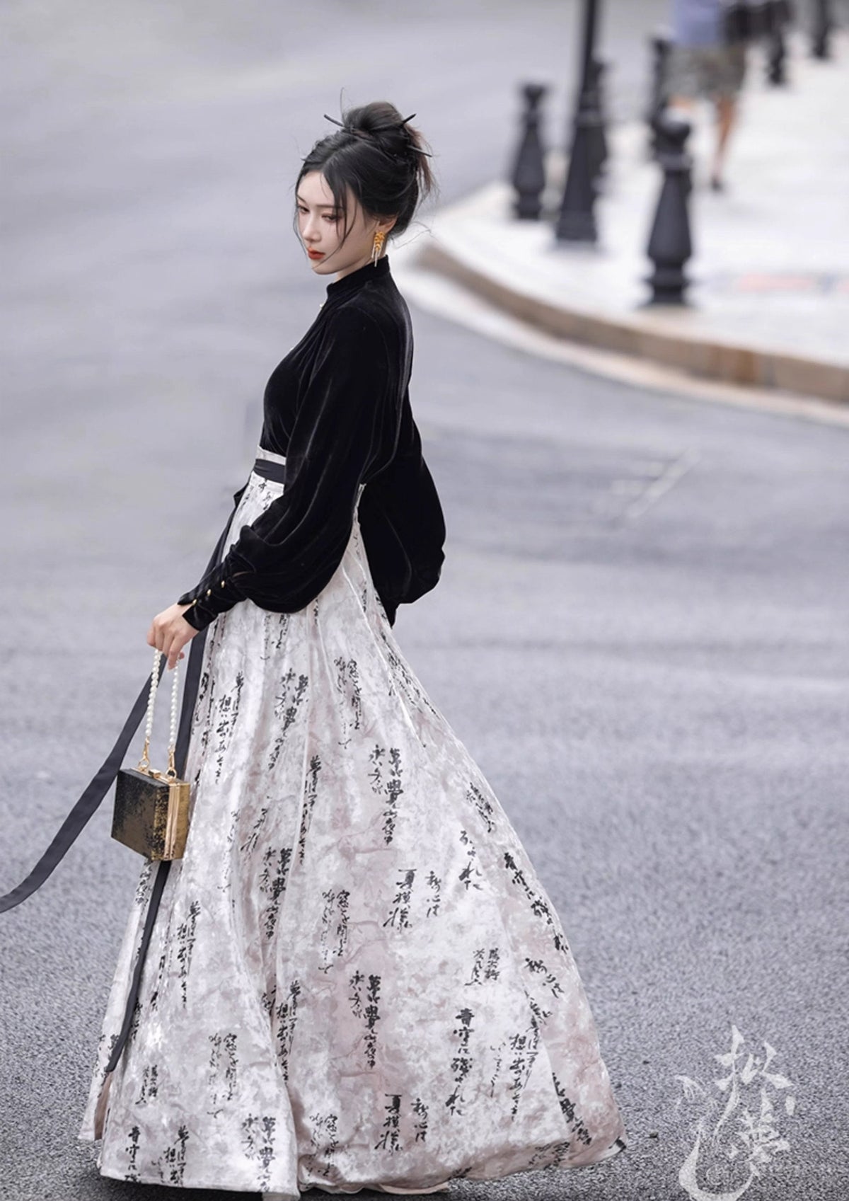 Ink | Modern 2-Pieces Velvet Set (墨染)