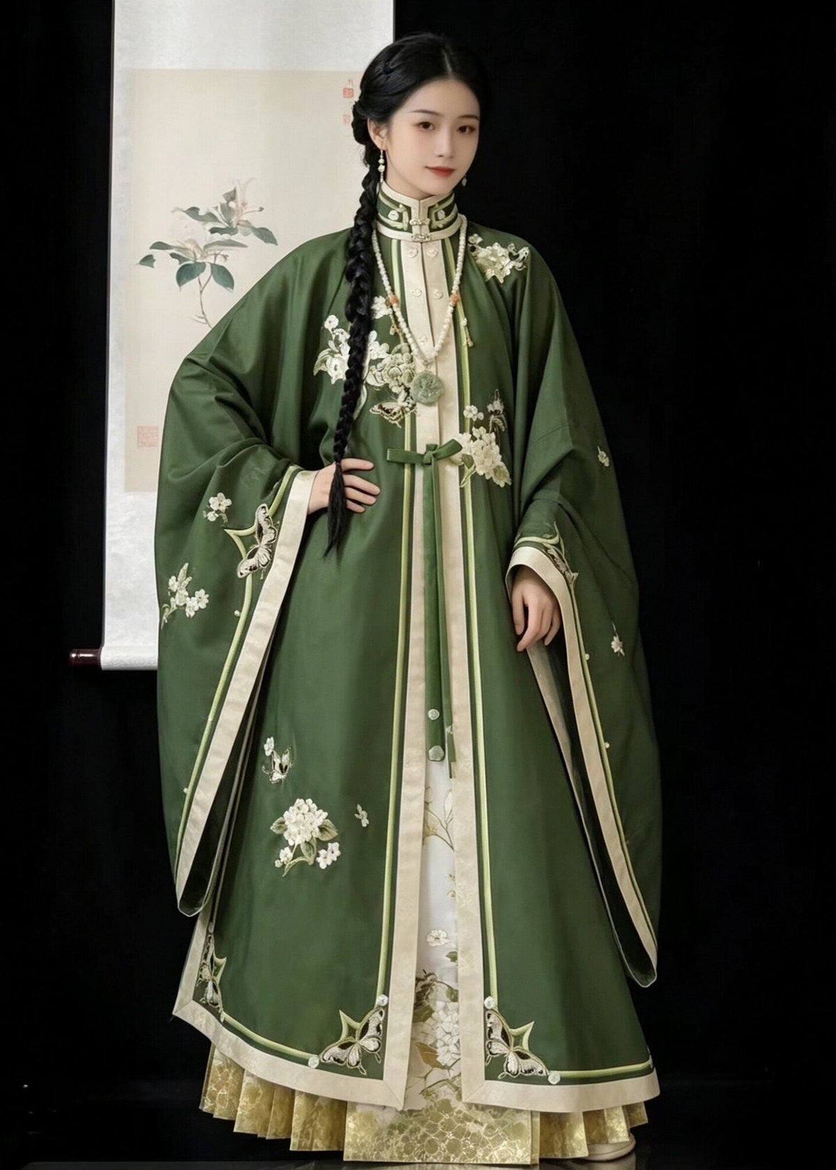 Butterfly Dance | 2-Piece Embroidered Plus Set (花间游蝶)