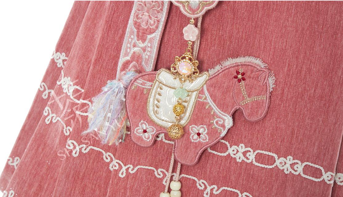 Pearl Clouds | 4-Piece 2026 New Year Hanfu (绣云珠)