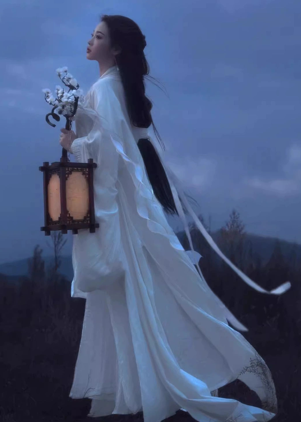 Missing Heart | Han Dynasty Linen Hanfu (戚戚忧思深)