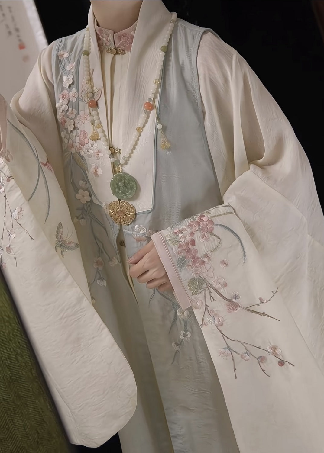 Plum Shadows | 3-Piece Plus Hanfu (疏影)