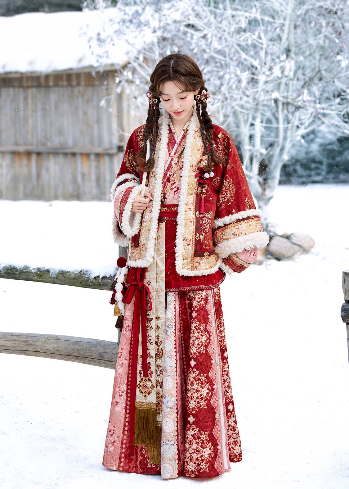 Serpiente espiritual | 4 piezas 2025 Año Nuevo Ming Hanfu (灵蛇守岁)