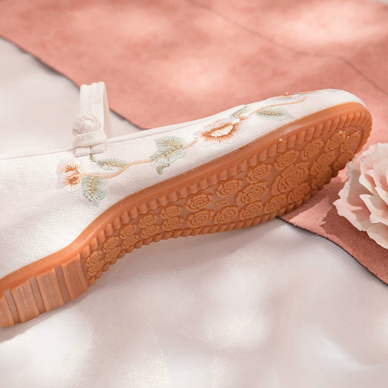 Flower Bouquet | Embroidered Shoes (花束子）