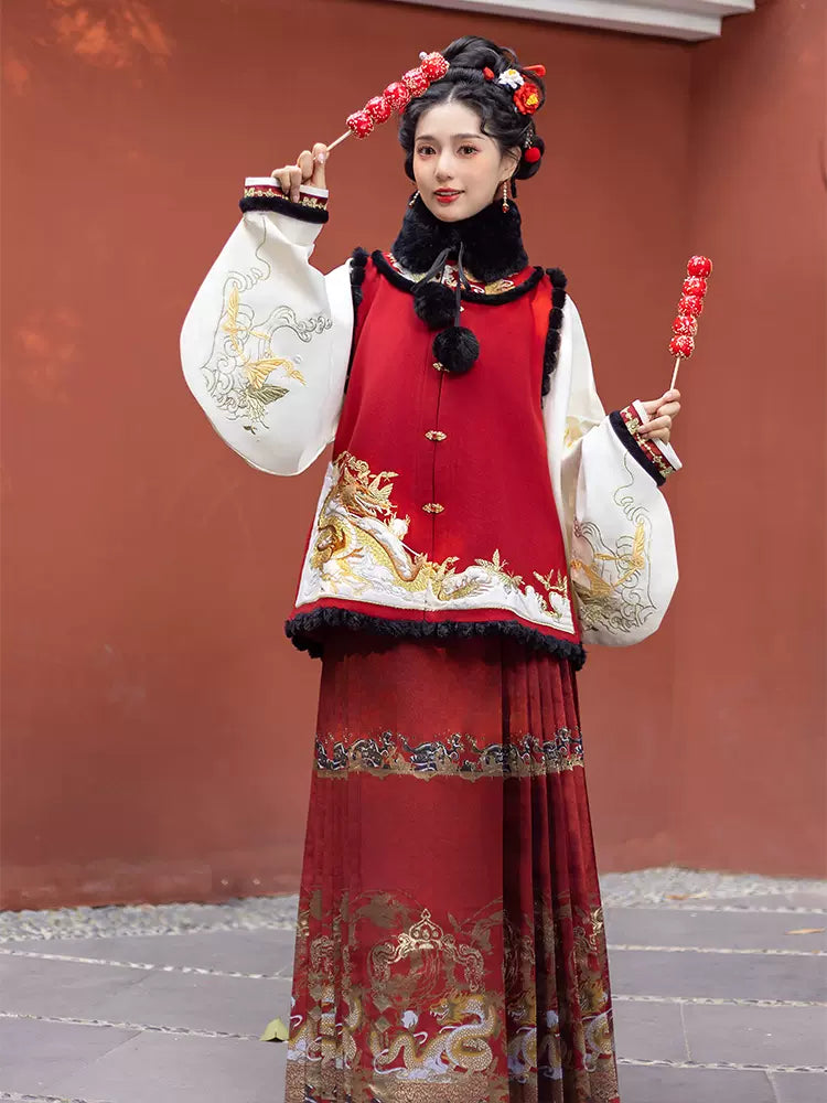 Gold Dragon | 3-Pieces New Year Ming Hanfu (金龙献瑞)