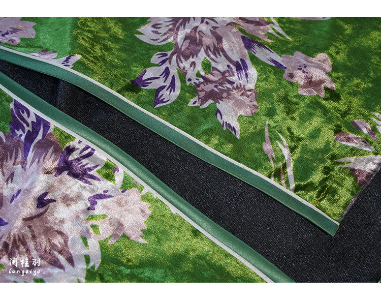 Emerald Blossom | Vintage Velvet Qipao (翠影繁花)