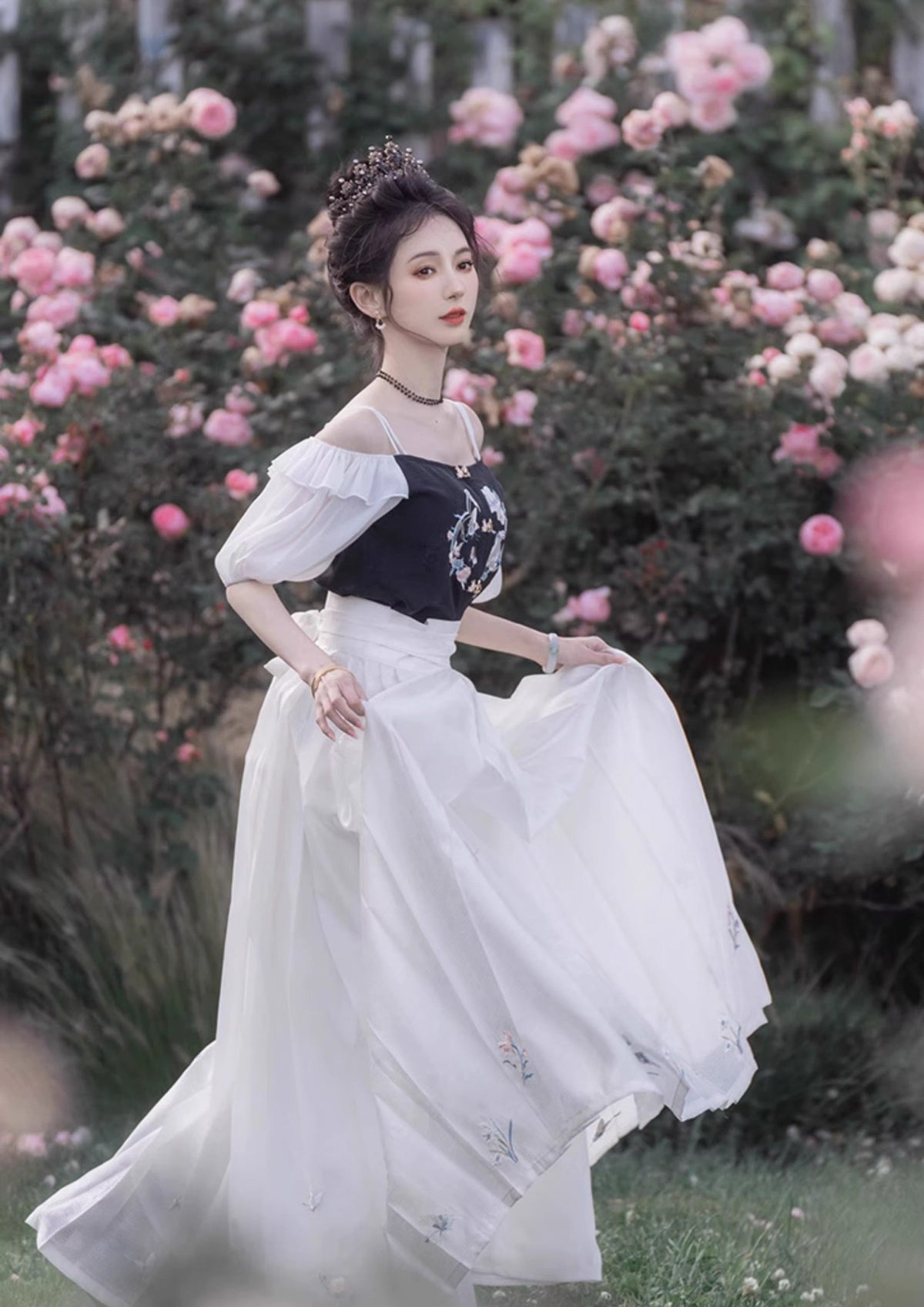 Garden Rabbit | Modern Puff Sleeves Dress (花间兔)