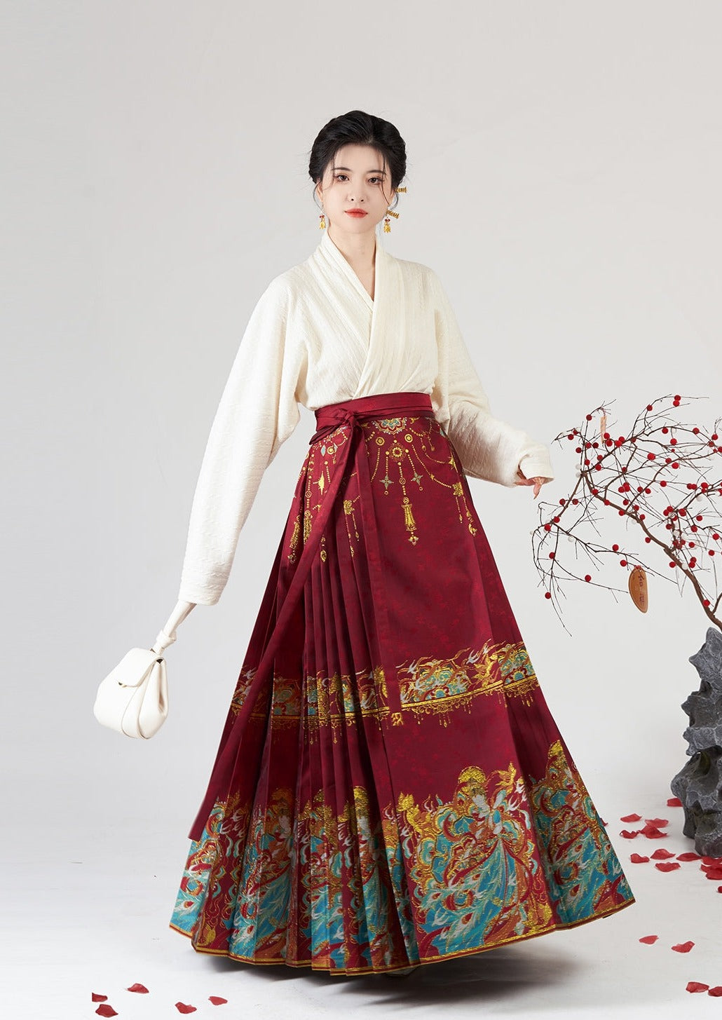 Fire Lantern | Winter Ma Mian Skirt Set (火璃)