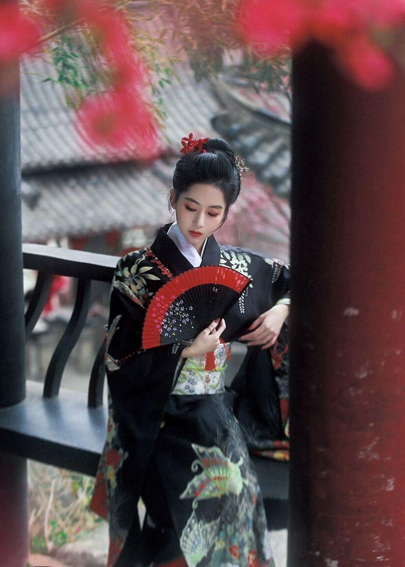 Midnight Peony | 2-Piece Asian Kimono (午夜牡丹)