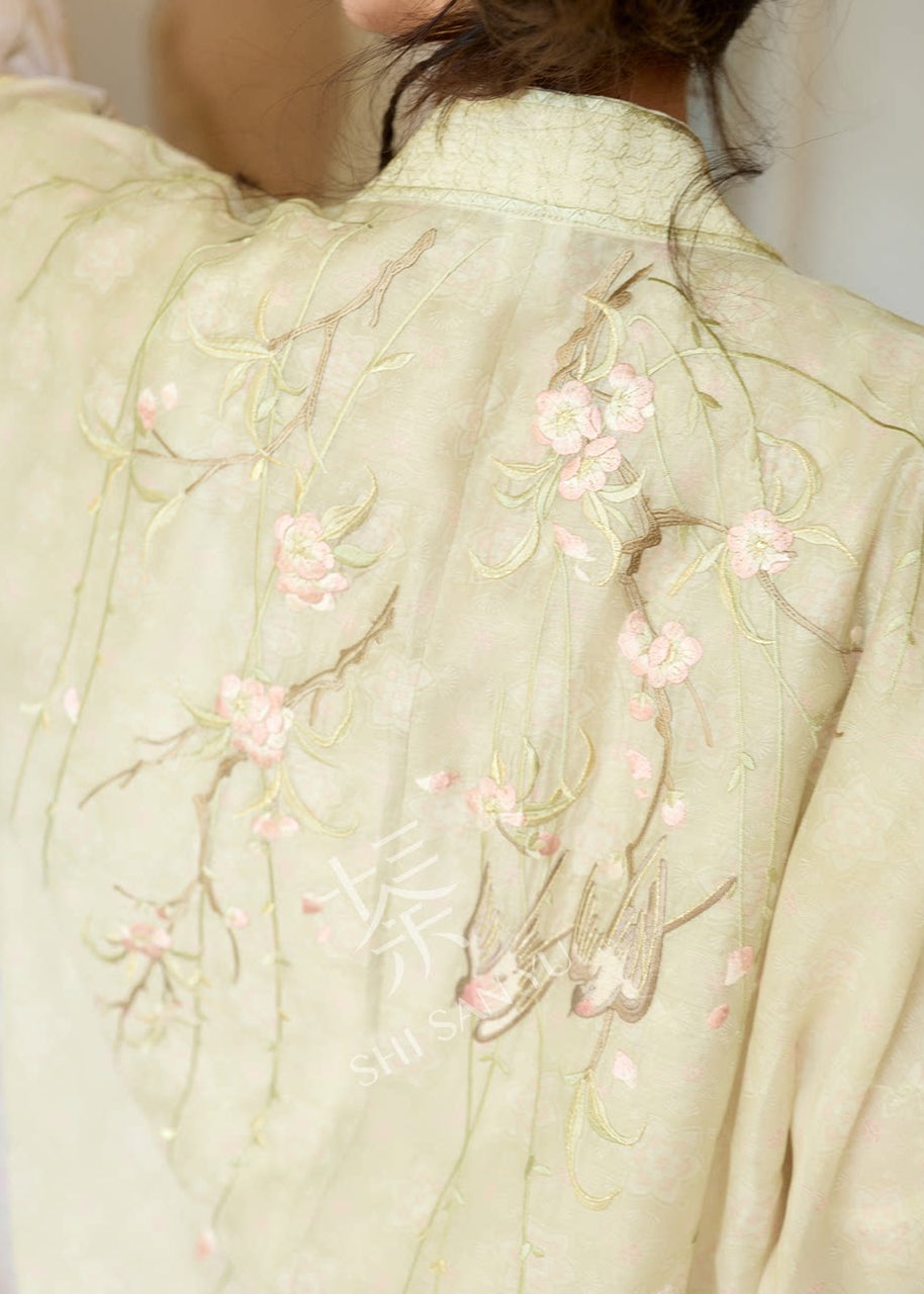 Apricot Blossom | 4-Piece Embroidered Hanfu (杏花约)
