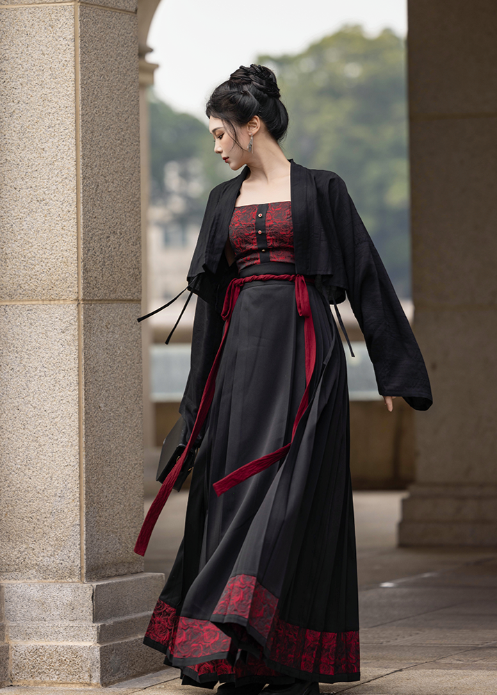 Crimson Dusk | 3-Piece Modern Hanfu (夜色红蕾)