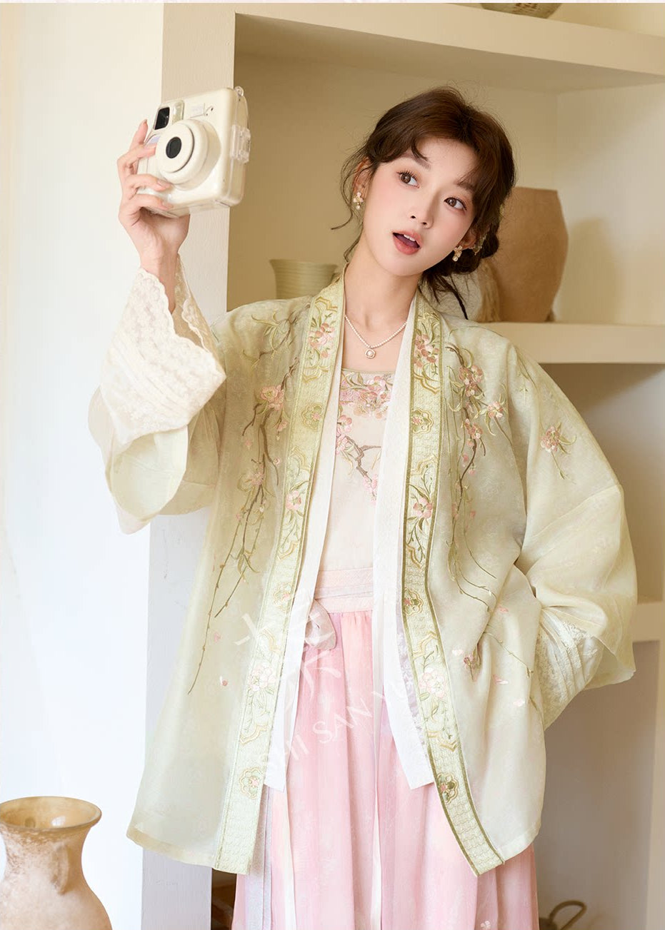 Apricot Blossom | 4-Piece Embroidered Hanfu (杏花约)