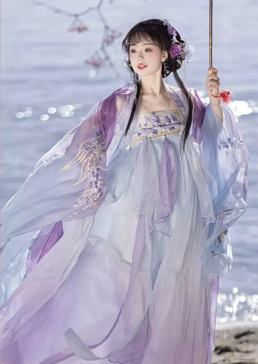 Plum Blossom | 3-Pieces Embroidered Hanfu (春不晚)
