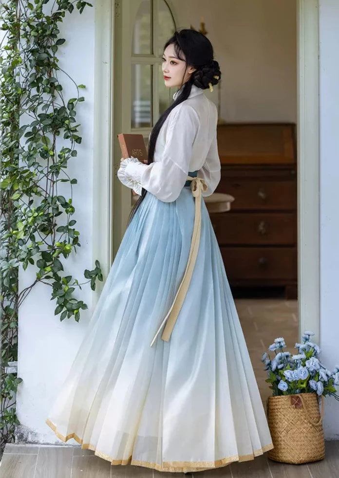 Pear Blossom | Modern 3-Pieces Ma Mian Hanfu (梨花曲)