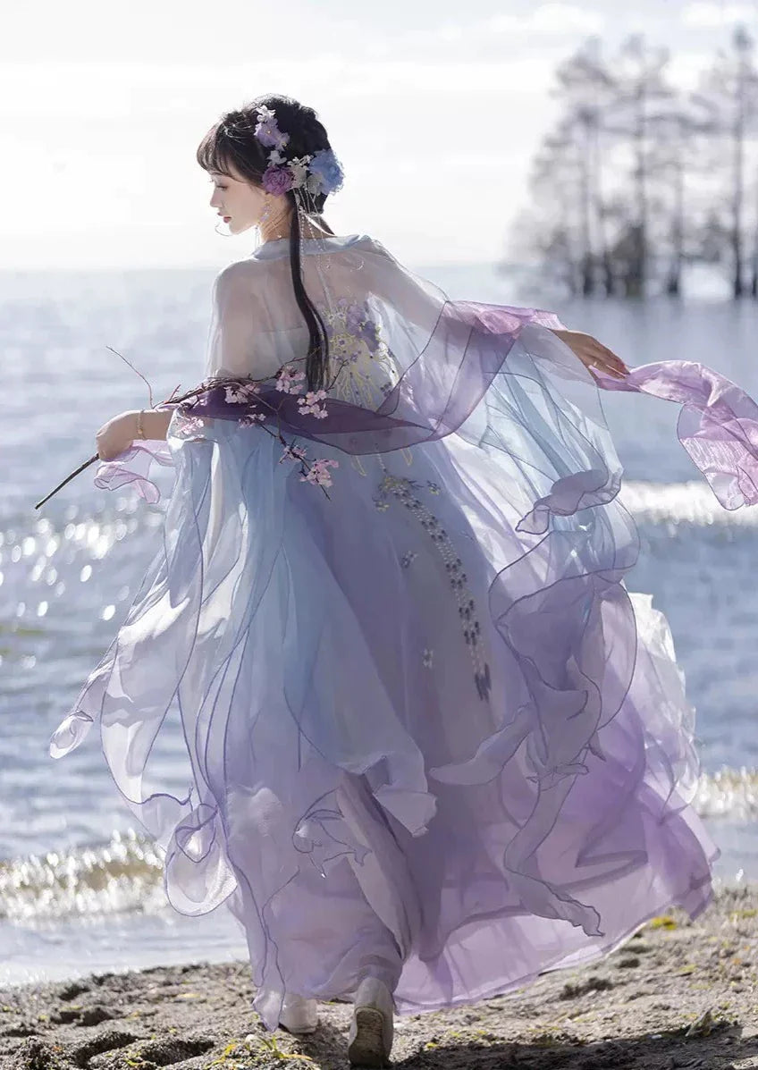 Plum Blossom | 3-Pieces Embroidered Hanfu (春不晚)