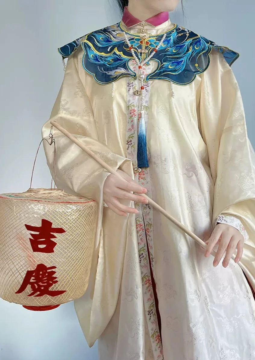 Peacock | Embroidered Cloud Collar