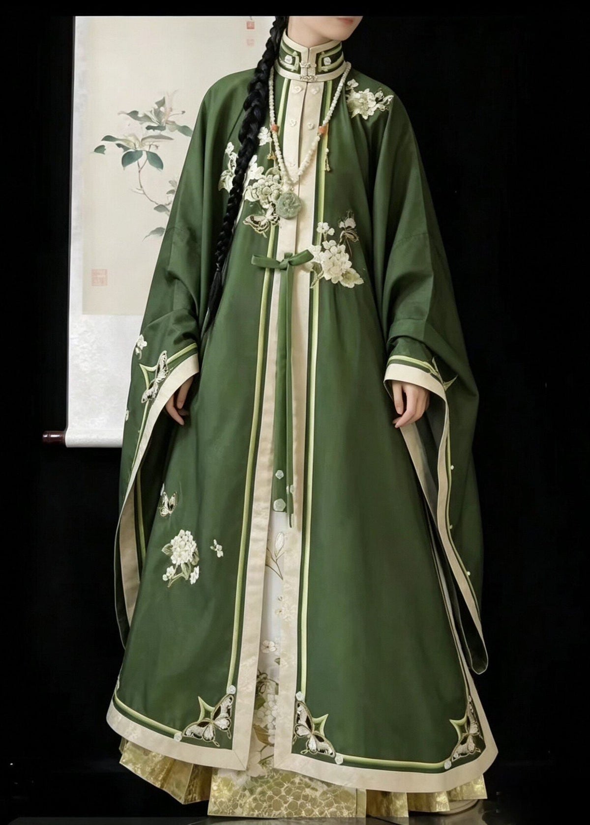Butterfly Dance | 2-Piece Embroidered Plus Set (花间游蝶)