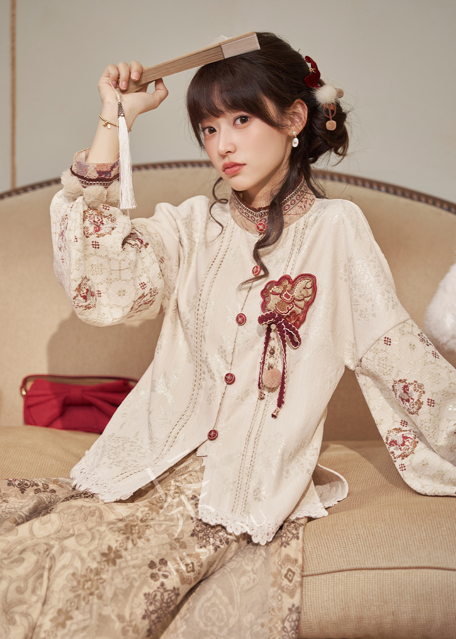 Crimson Steed | 4-Piece 2026 New Year Hanfu (赤马宝相)