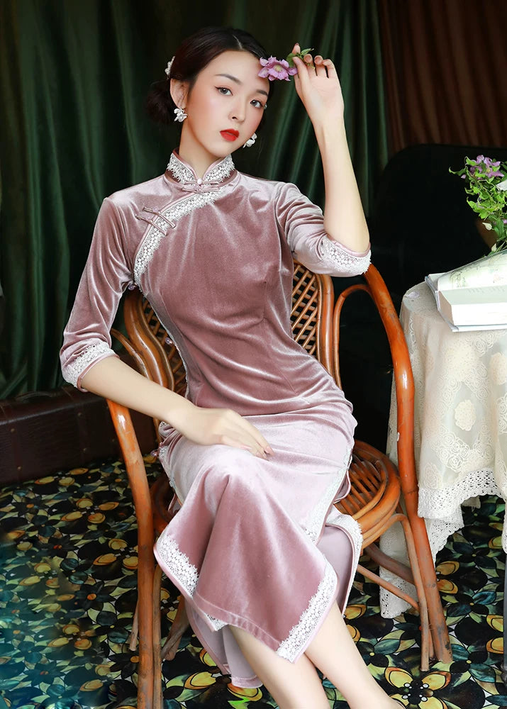 Smoky Rose | Vintage Velvet Qipao (烟粉华绒)