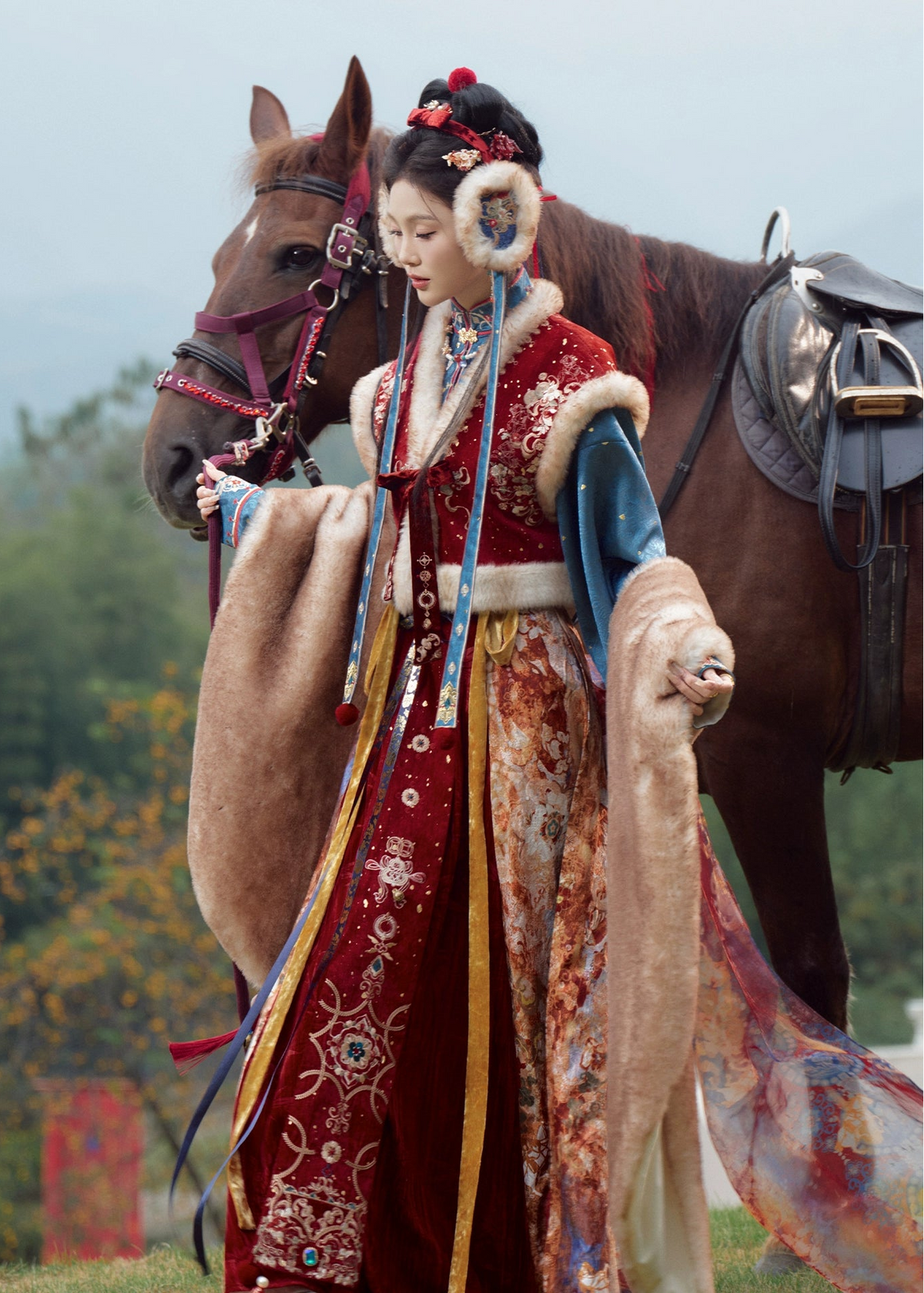 Star Fall | 2026 New Year Faux Fur Shawl / Earmuff (青阳星回)