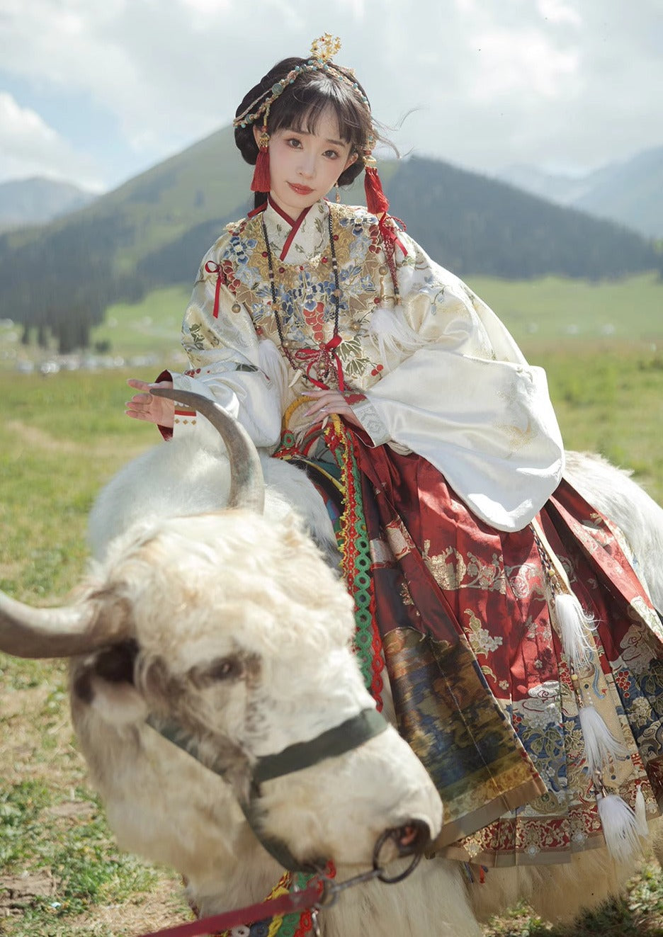 Golden Branch | 2-Pieces Ming Hanfu (九曜金枝)