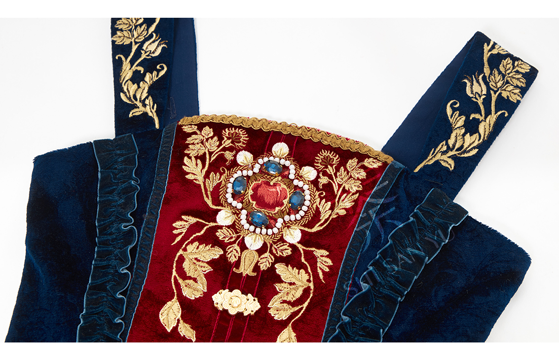 Snow White | 4-Piece 2026 New Year Hanfu (红苹果之宴)