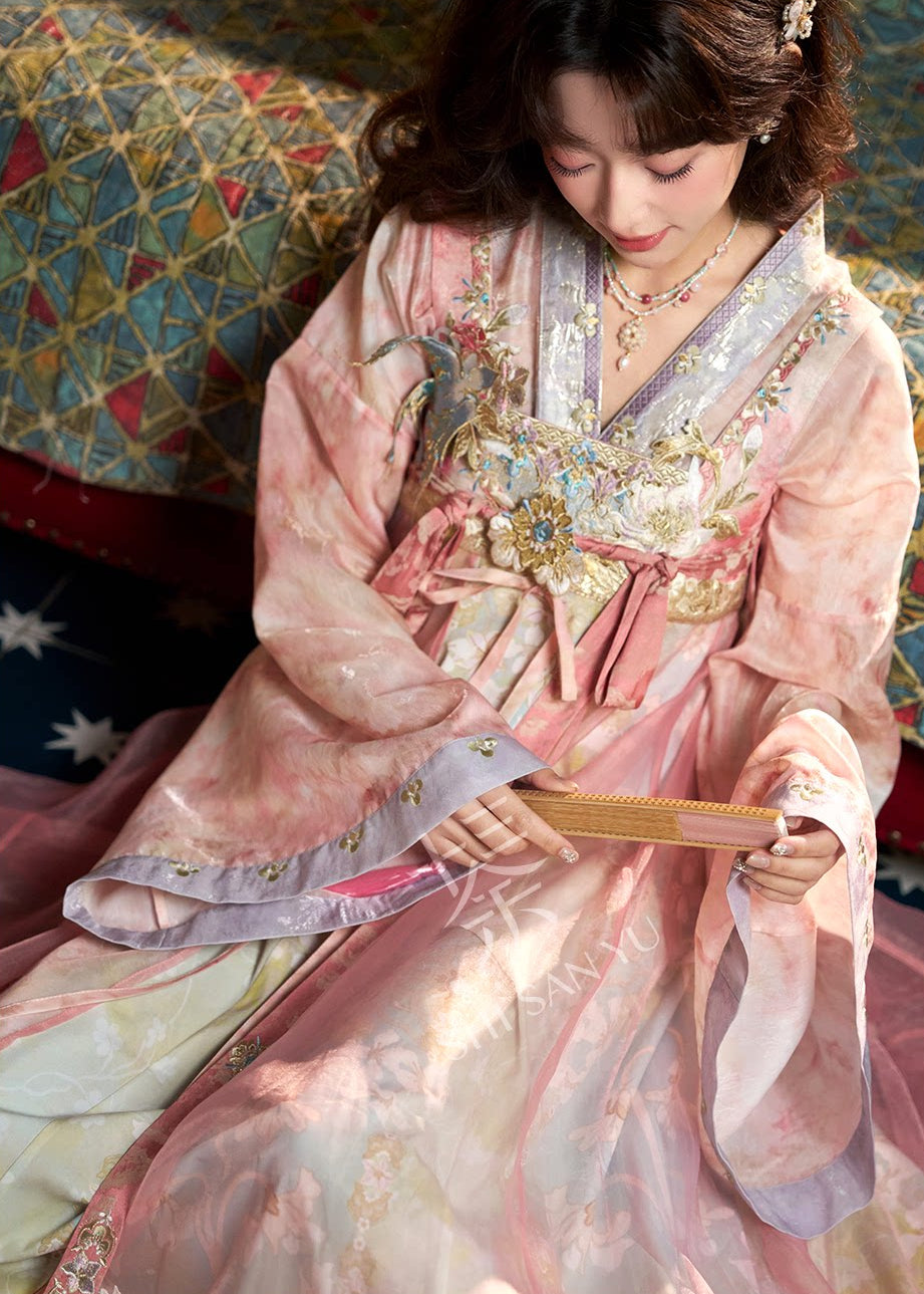 Orioles & Flowers | 3-Piece Embroidered Hanfu (莺花里)