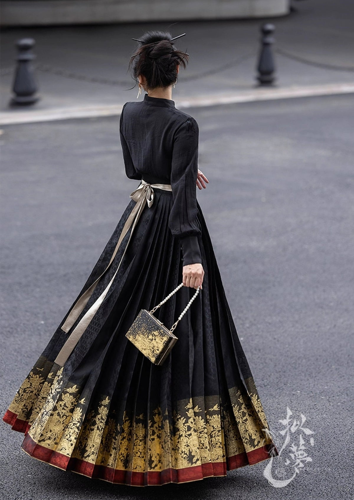 Spell of the Fragrance | Modern 2-Pieces Ma Mian Skirt Set (国色)