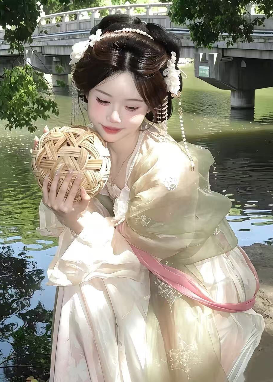 Cloud Song | 3-Piece Plus Hanfu (云音瑶)