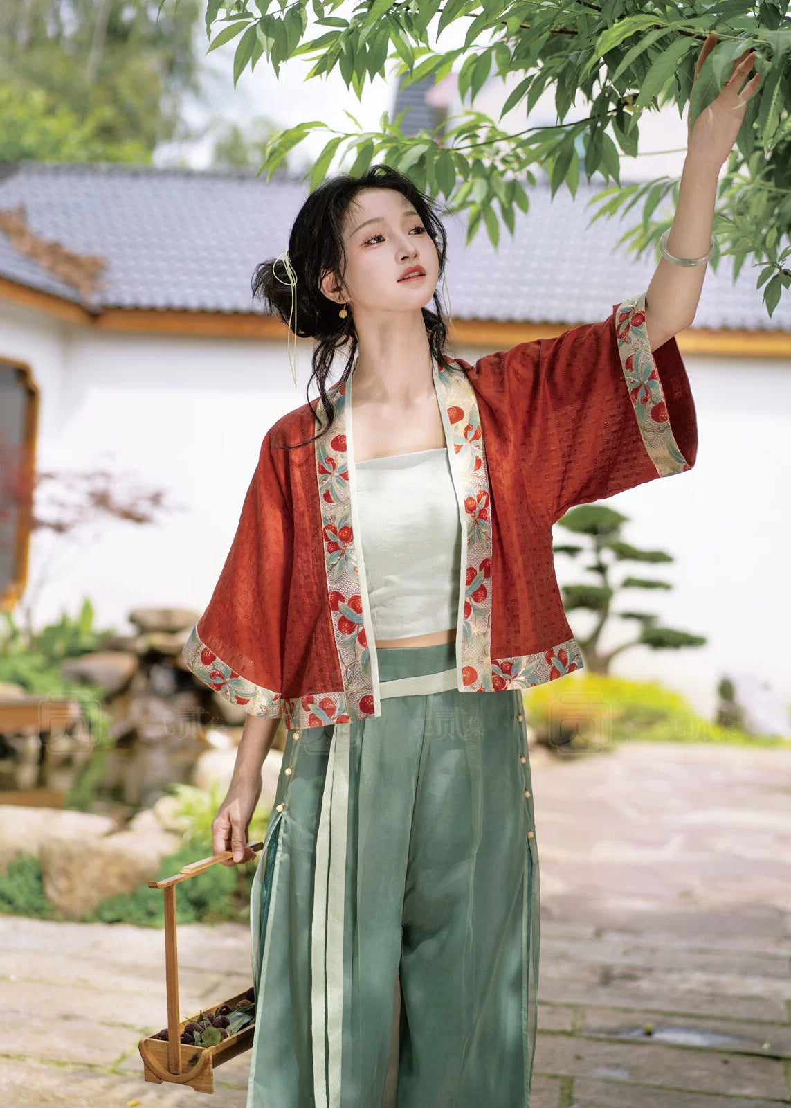 Bayberry Wine | 3-Piece Plus Pants Set (杨梅酒)