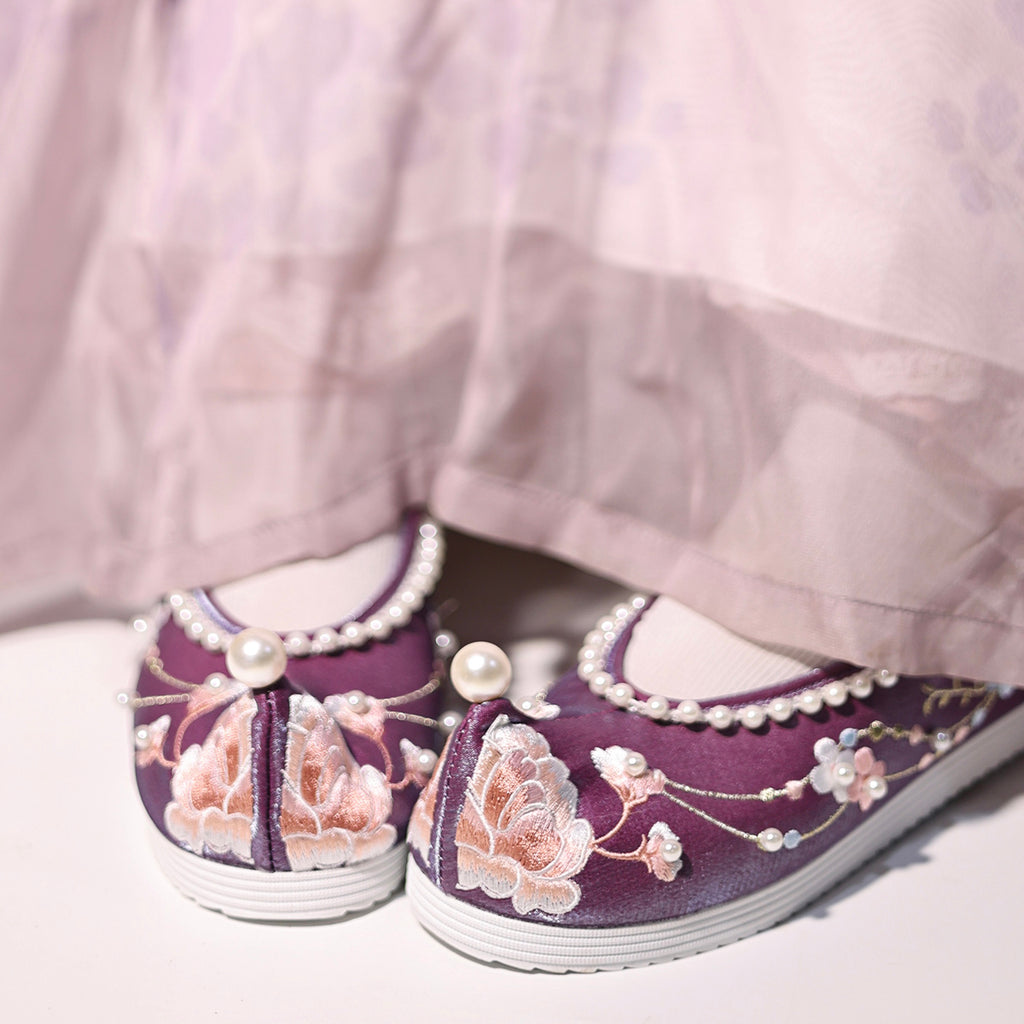 Su Yang | Embroidered Shoes (素央） – NewMoonDance