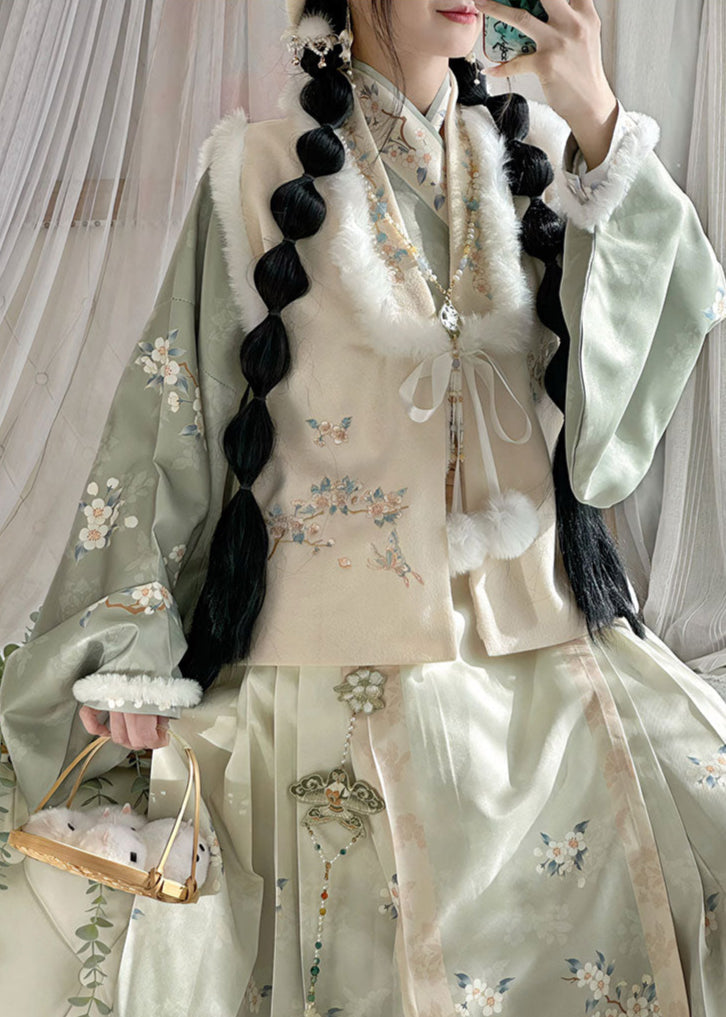 Snow Plum | 3-Piece Plus Winter Hanfu (梅花)