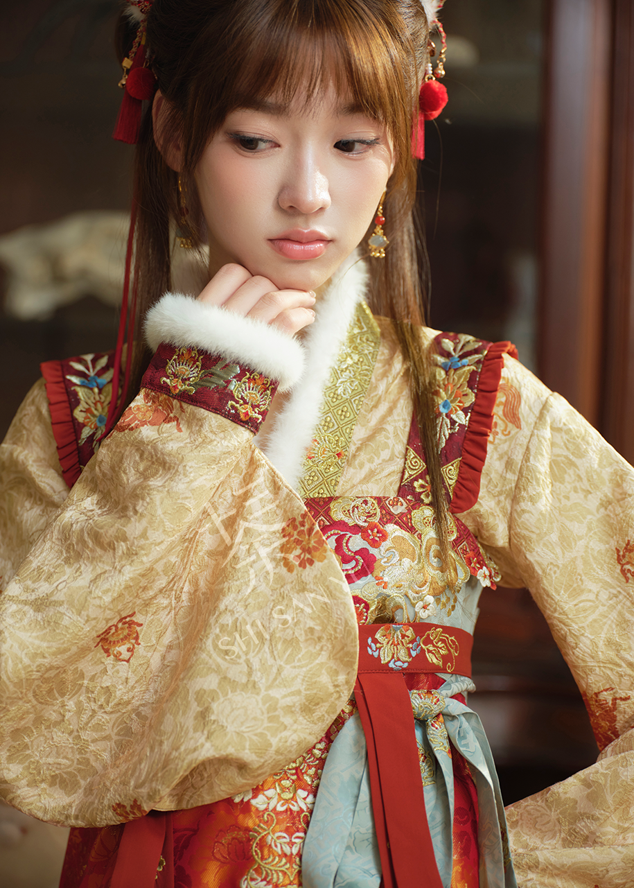 Golden Horse | 4-Piece 2026 New Year Hanfu (金马阳焰)