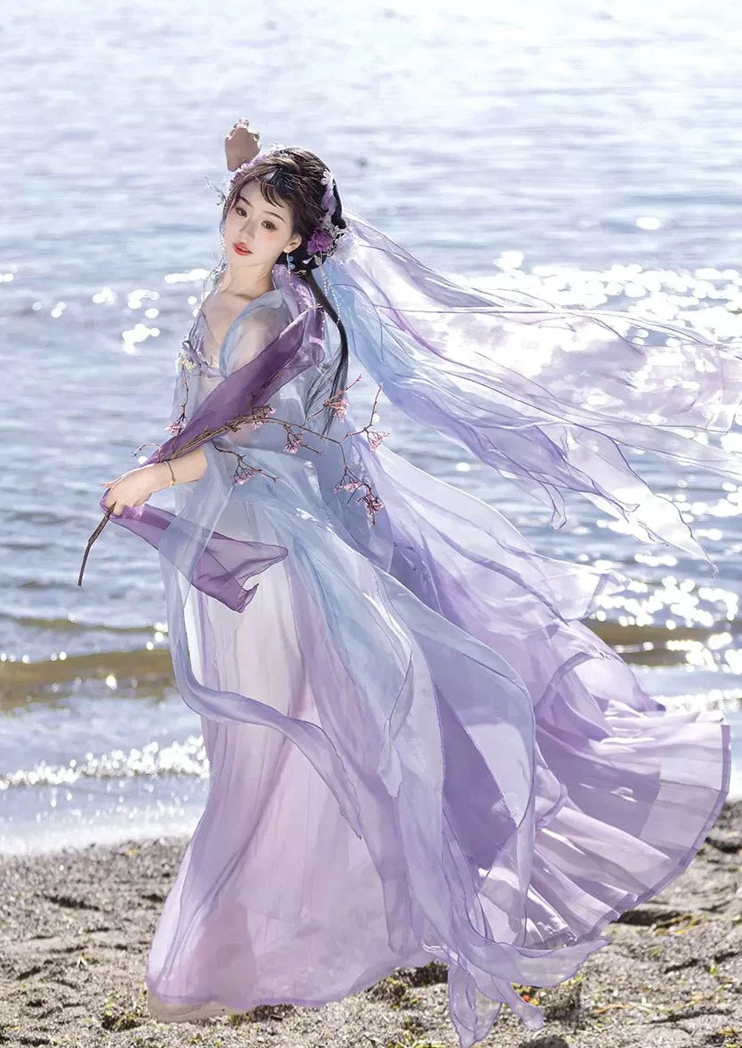 Plum Blossom | 3-Pieces Embroidered Hanfu (春不晚)