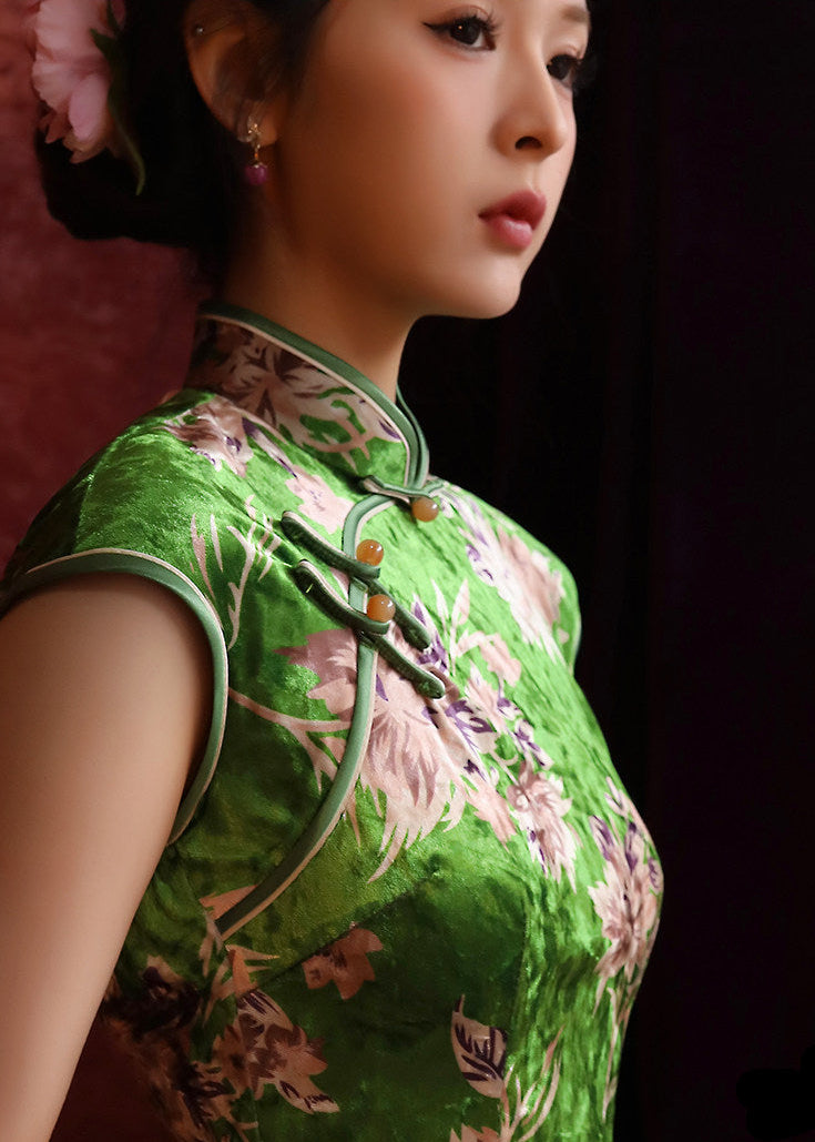 Emerald Blossom | Vintage Velvet Qipao (翠影繁花)